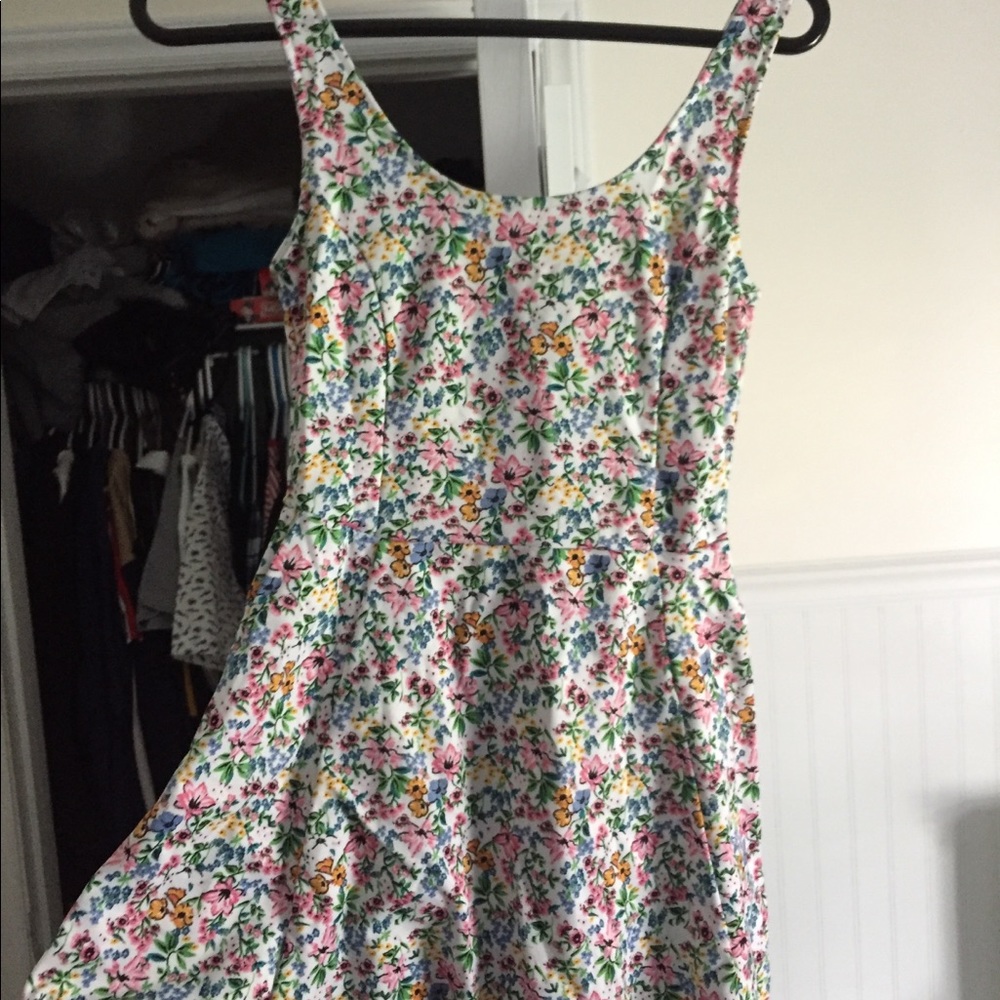 Dress - Picture 4 of 6